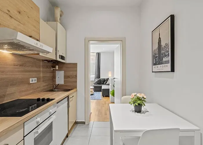 Modern Near Center 1br Διαμέρισμα *