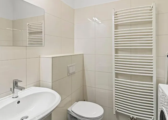 Modern Near Center 1br Διαμέρισμα *